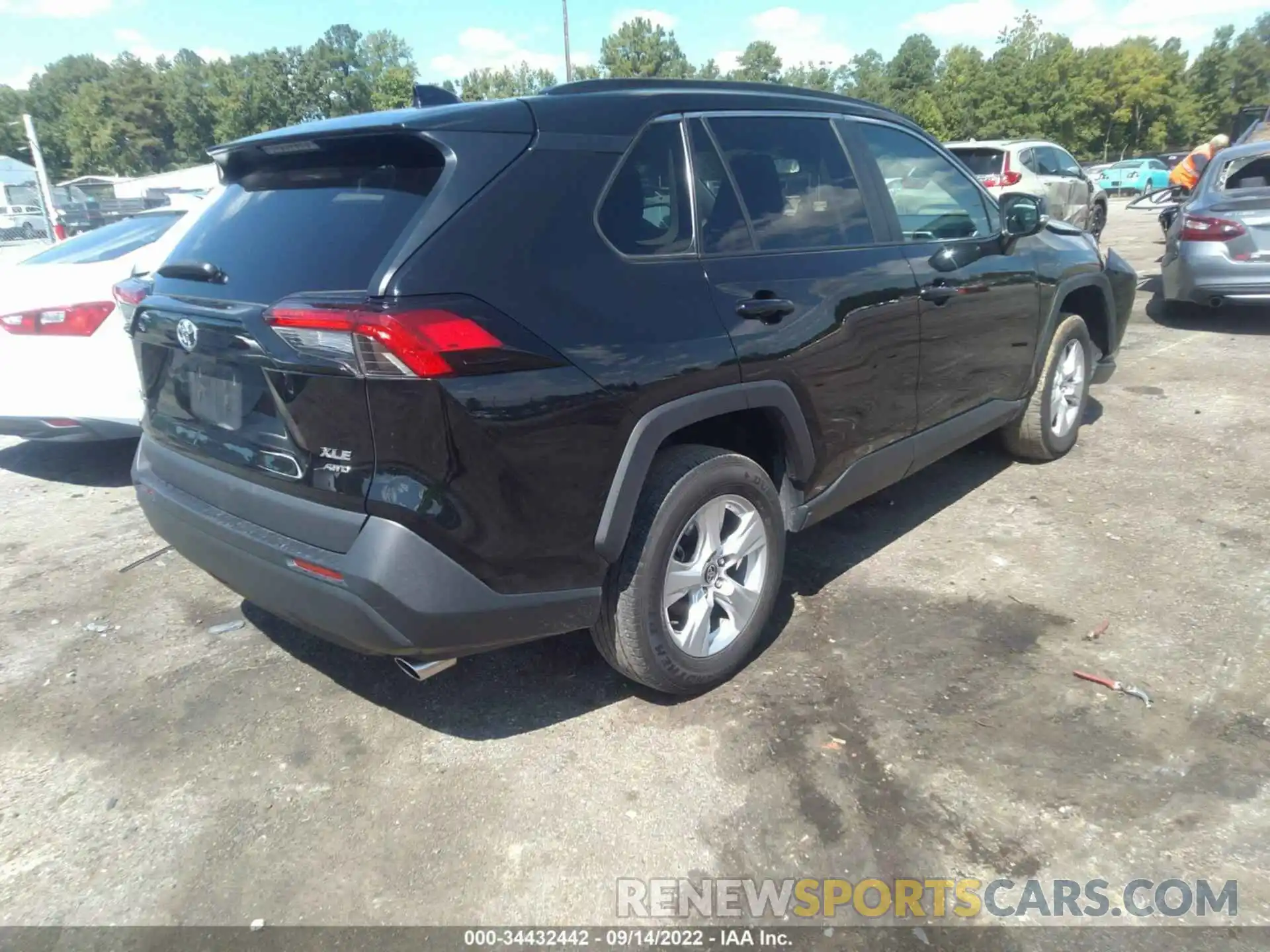 4 Photograph of a damaged car 2T3P1RFV6MC179618 TOYOTA RAV4 2021