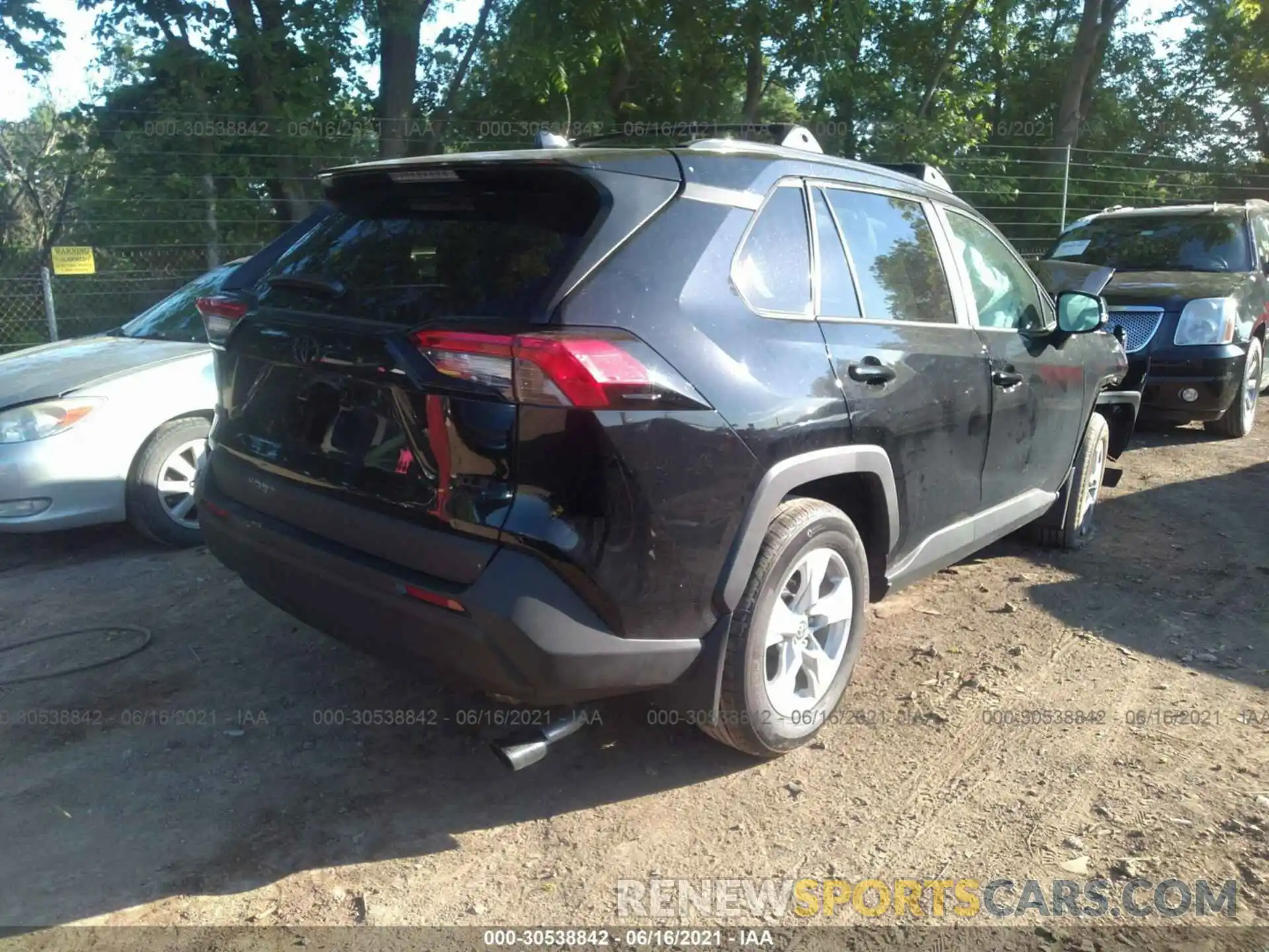 4 Photograph of a damaged car 2T3P1RFV6MC204078 TOYOTA RAV4 2021