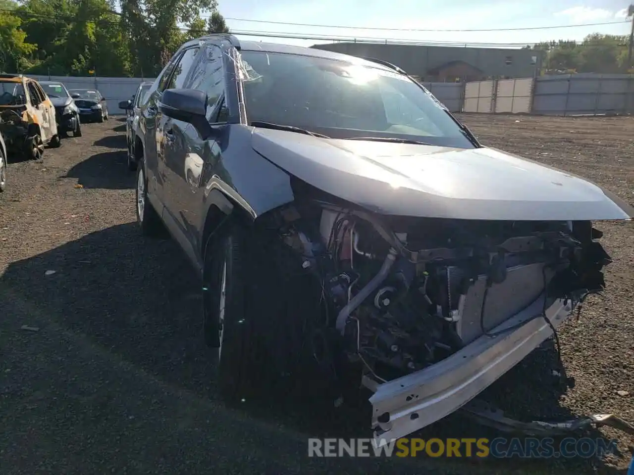 1 Photograph of a damaged car 2T3P1RFV6MC206610 TOYOTA RAV4 2021