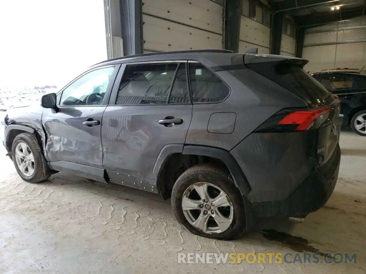 2 Photograph of a damaged car 2T3P1RFV6MC215386 TOYOTA RAV4 2021