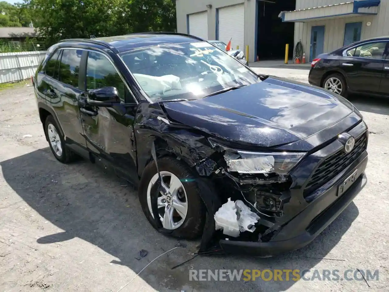 1 Photograph of a damaged car 2T3P1RFV6MC253183 TOYOTA RAV4 2021