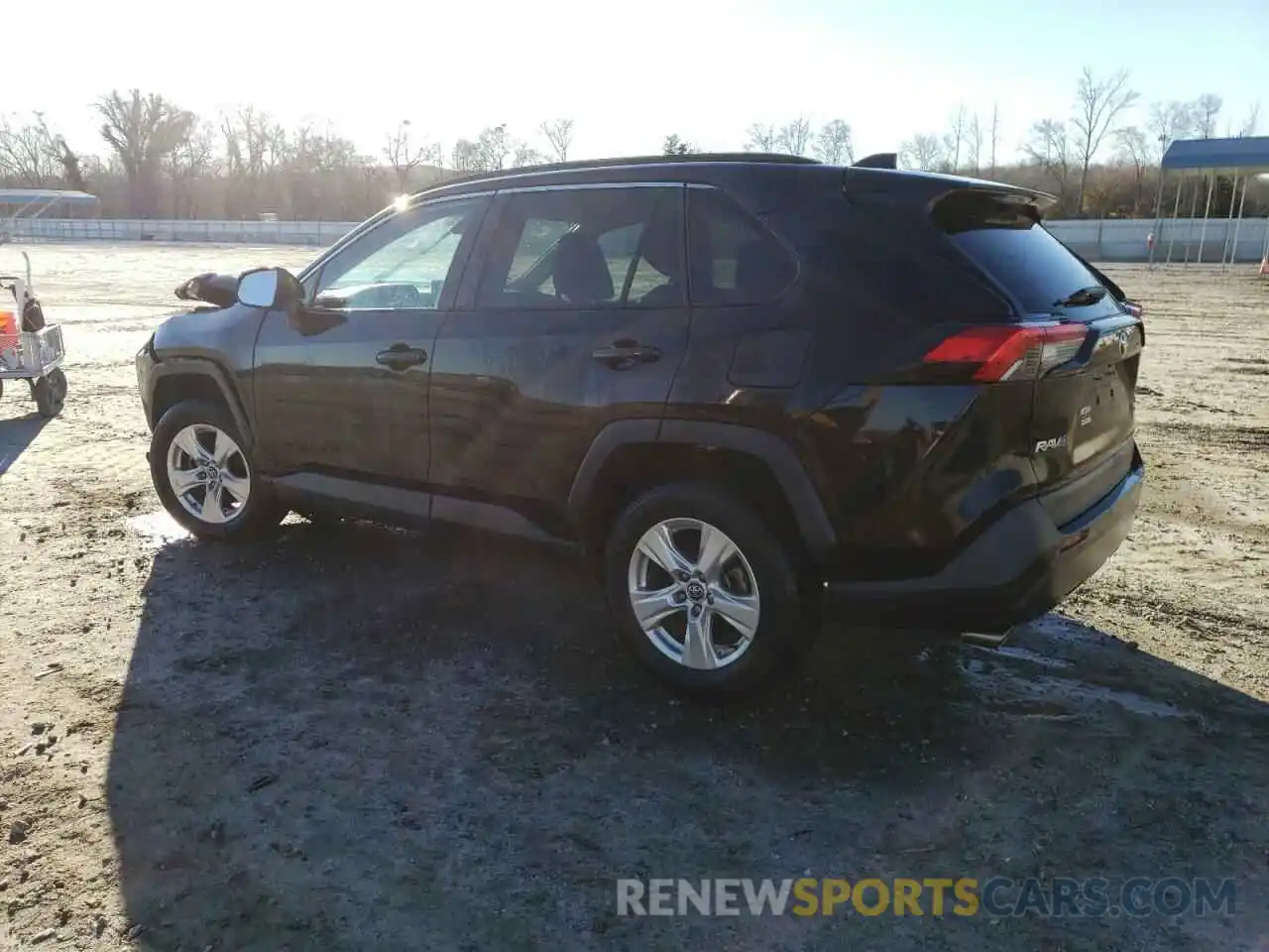 2 Photograph of a damaged car 2T3P1RFV6MW140283 TOYOTA RAV4 2021