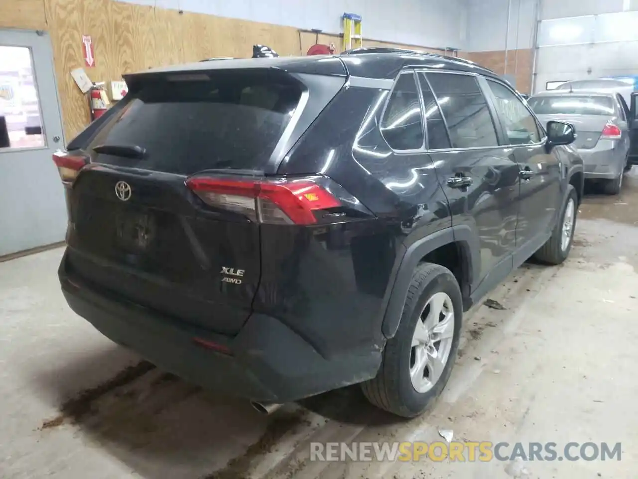 4 Photograph of a damaged car 2T3P1RFV6MW149839 TOYOTA RAV4 2021