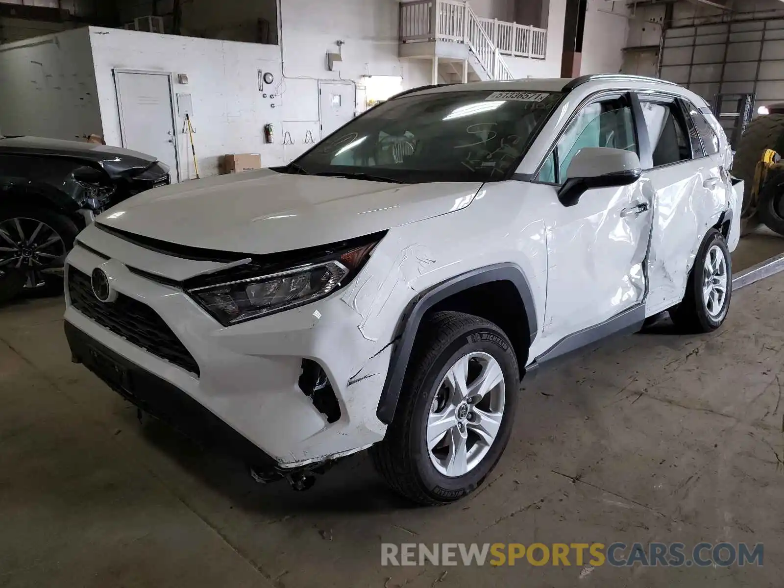 2 Photograph of a damaged car 2T3P1RFV6MW151106 TOYOTA RAV4 2021