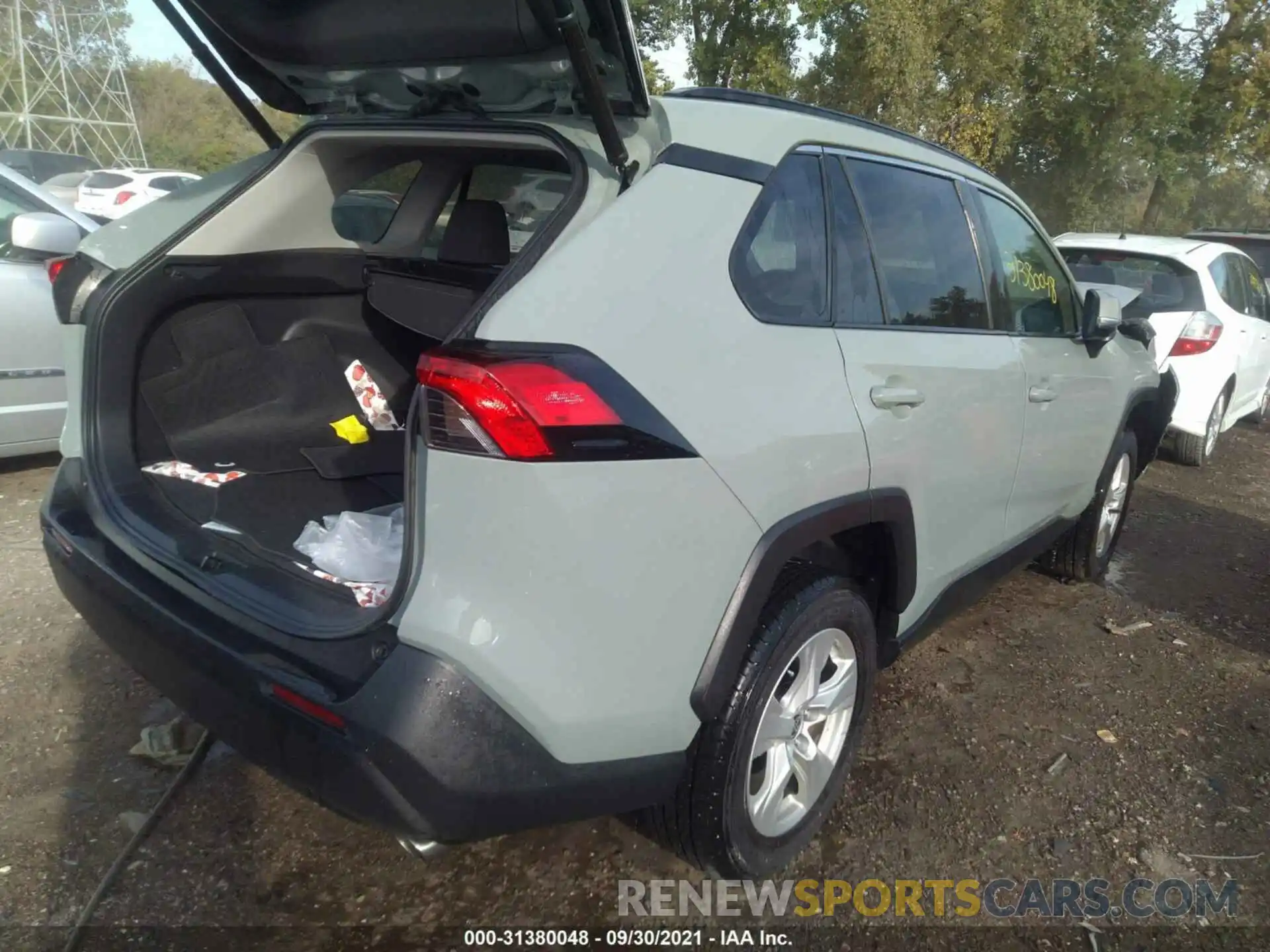 4 Photograph of a damaged car 2T3P1RFV6MW171016 TOYOTA RAV4 2021