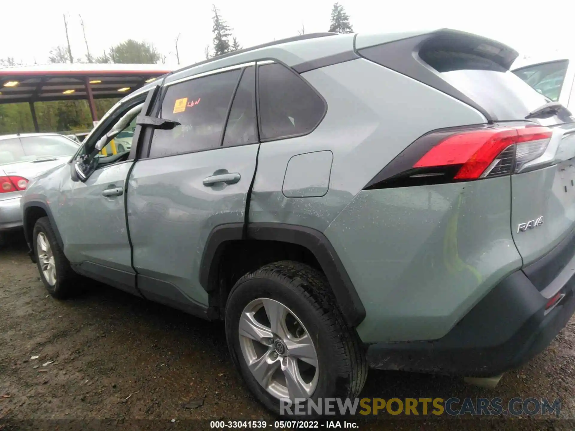 6 Photograph of a damaged car 2T3P1RFV6MW180640 TOYOTA RAV4 2021