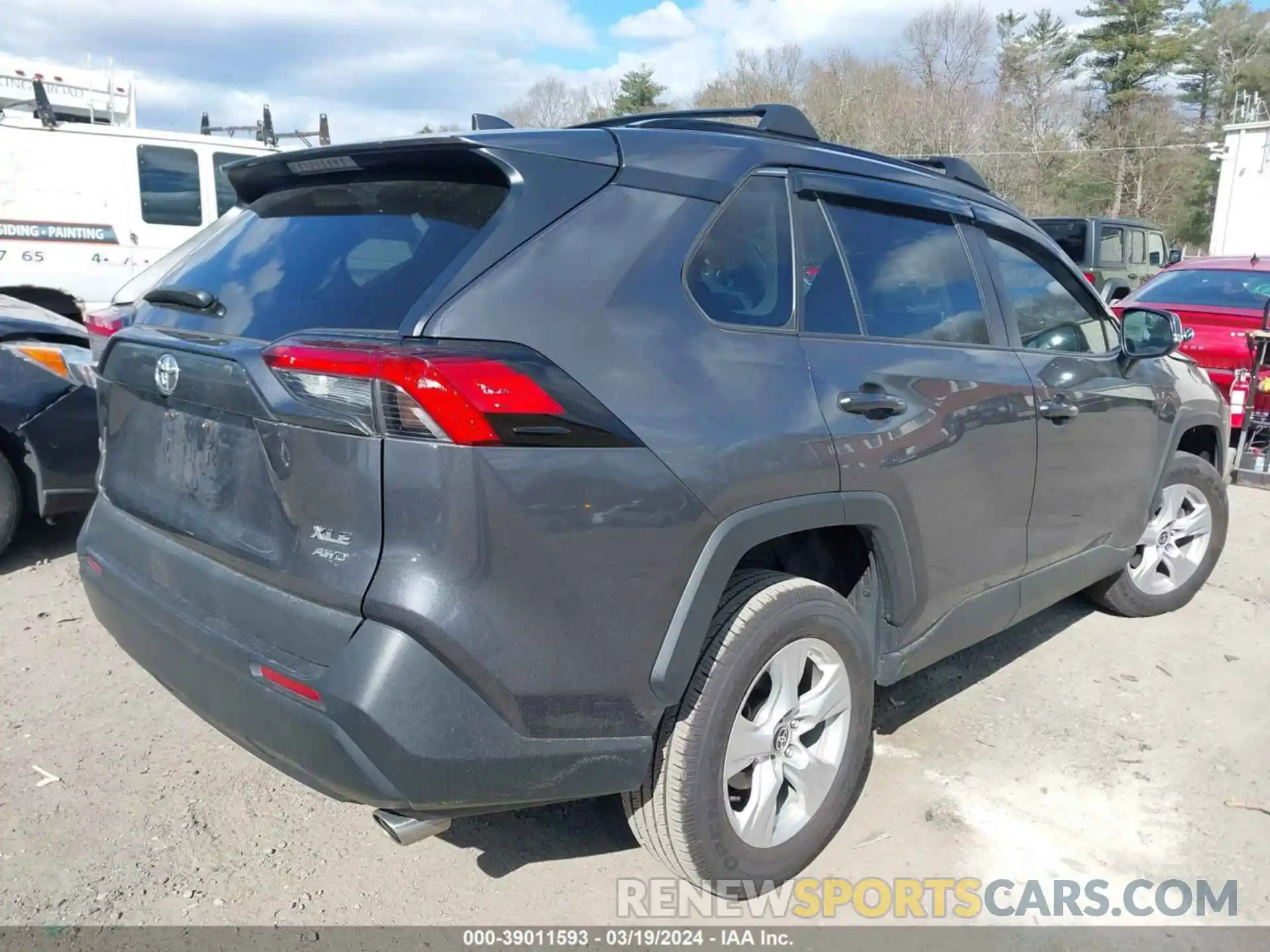 4 Photograph of a damaged car 2T3P1RFV6MW189032 TOYOTA RAV4 2021