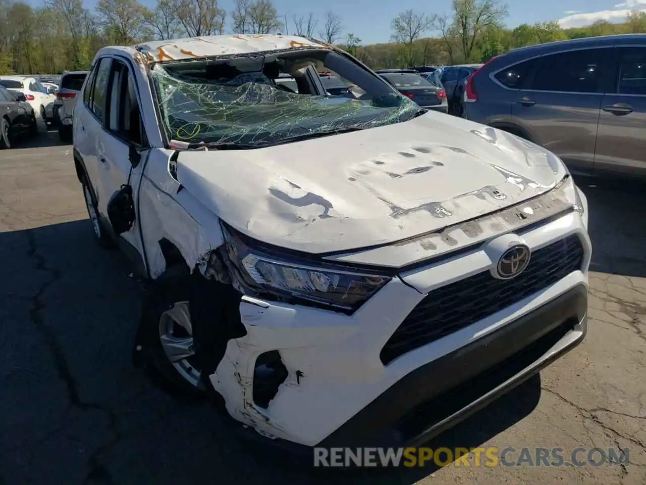 1 Photograph of a damaged car 2T3P1RFV6MW204175 TOYOTA RAV4 2021