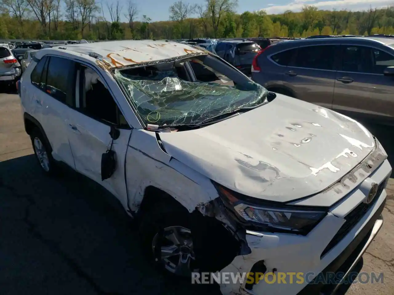 9 Photograph of a damaged car 2T3P1RFV6MW204175 TOYOTA RAV4 2021