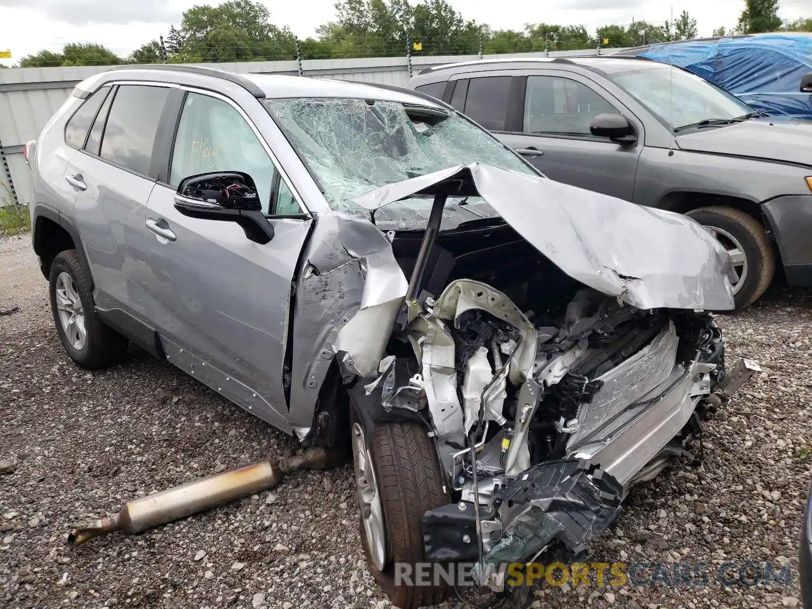 1 Photograph of a damaged car 2T3P1RFV6MW214608 TOYOTA RAV4 2021