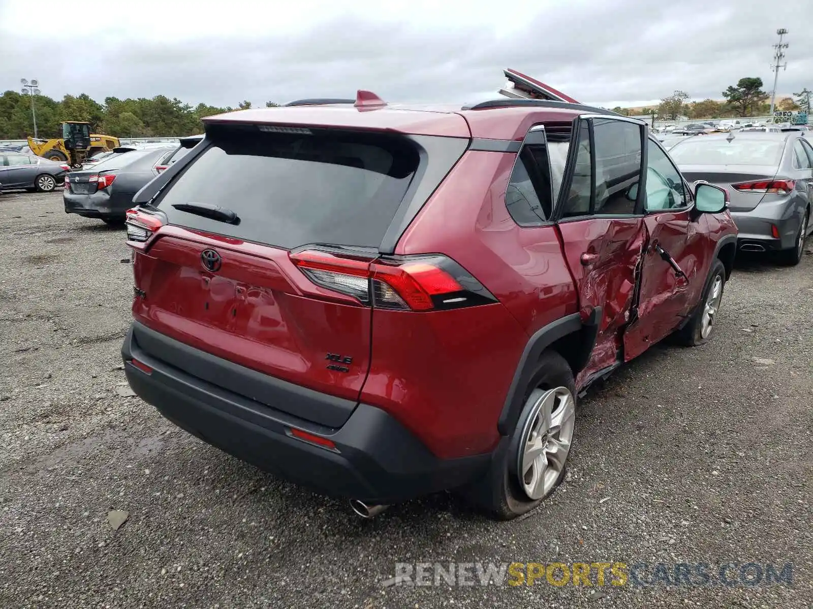 4 Photograph of a damaged car 2T3P1RFV6MW214897 TOYOTA RAV4 2021