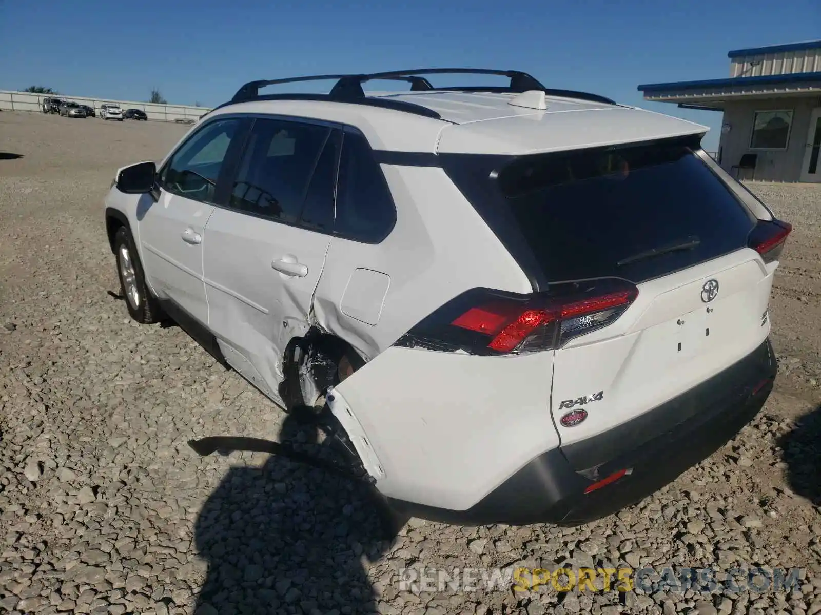 3 Photograph of a damaged car 2T3P1RFV6MW216343 TOYOTA RAV4 2021