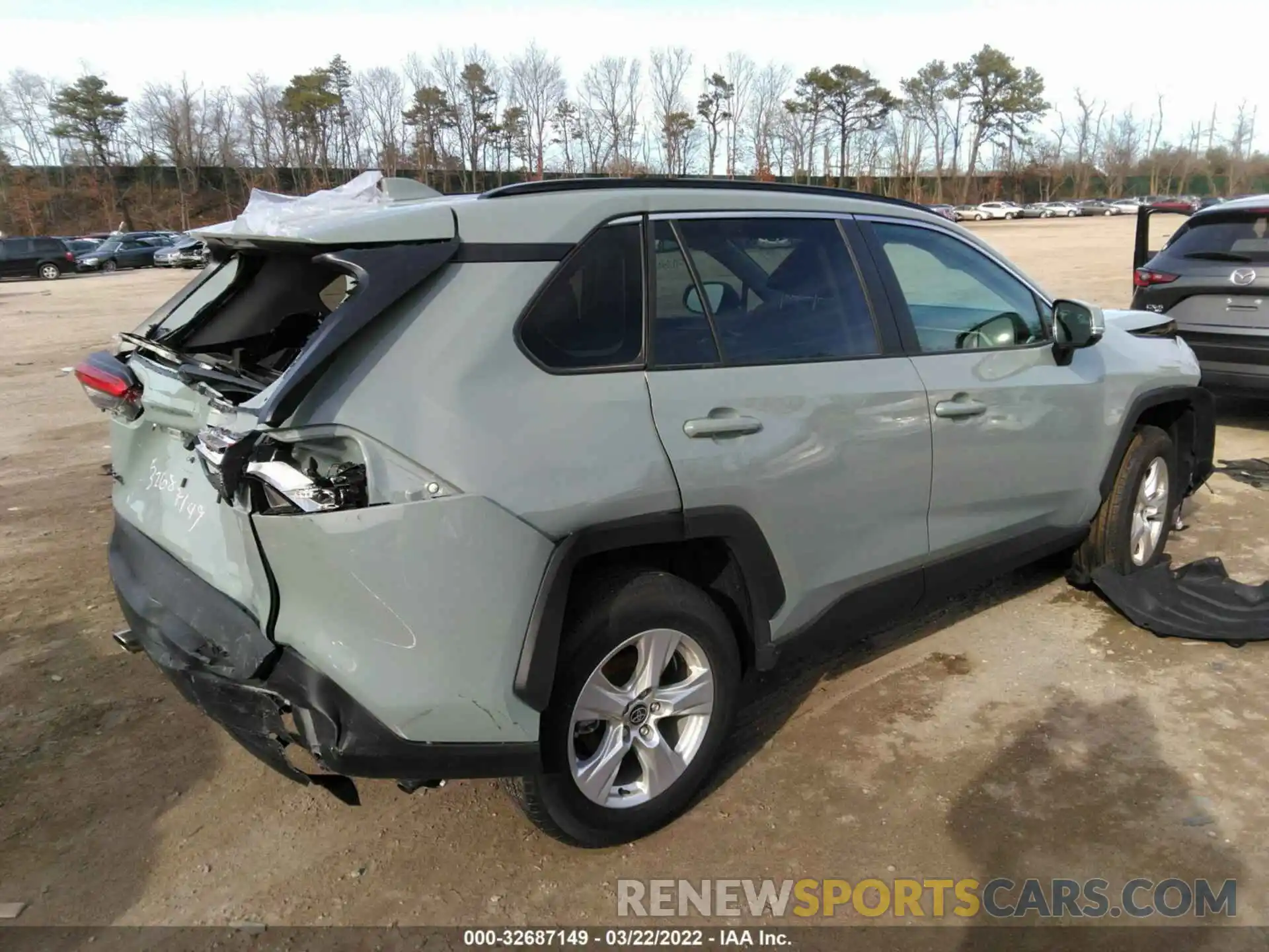 4 Photograph of a damaged car 2T3P1RFV6MW242988 TOYOTA RAV4 2021