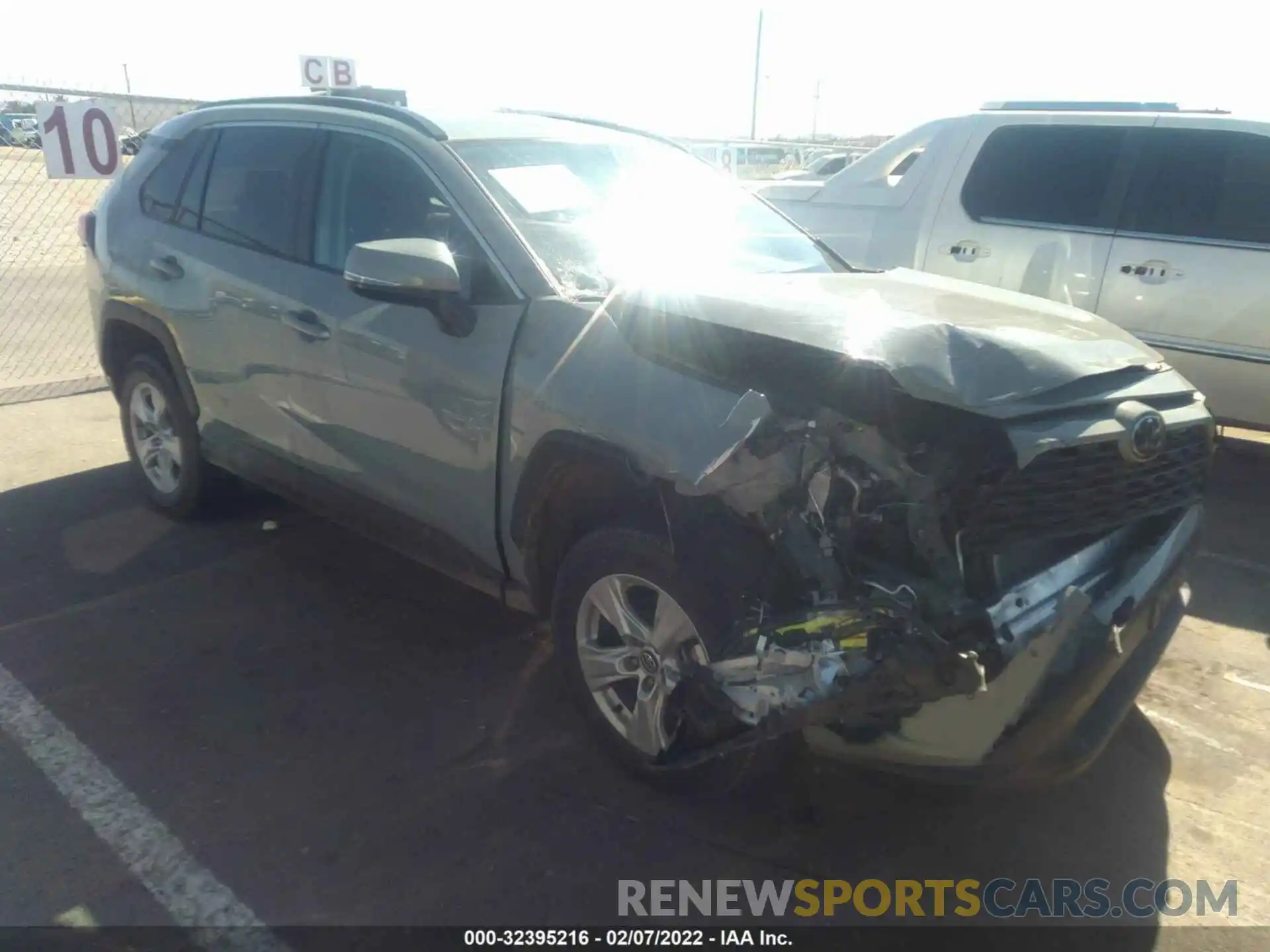 1 Photograph of a damaged car 2T3P1RFV7MC142223 TOYOTA RAV4 2021