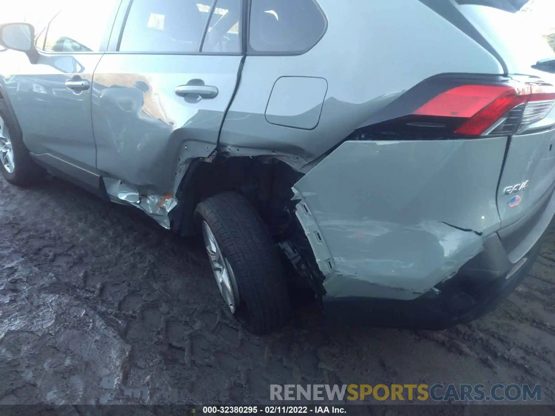 6 Photograph of a damaged car 2T3P1RFV7MC145283 TOYOTA RAV4 2021