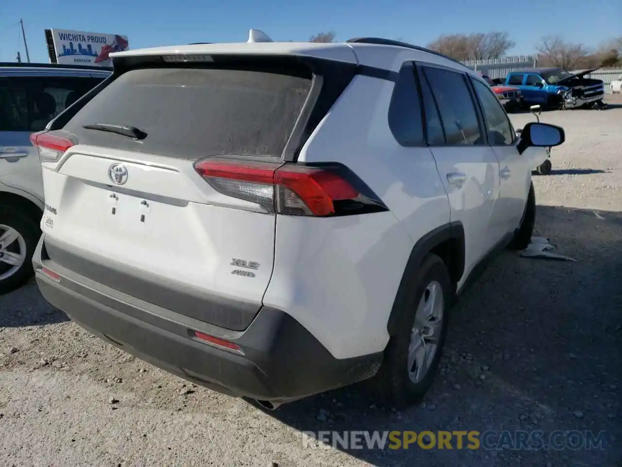 4 Photograph of a damaged car 2T3P1RFV7MC150547 TOYOTA RAV4 2021