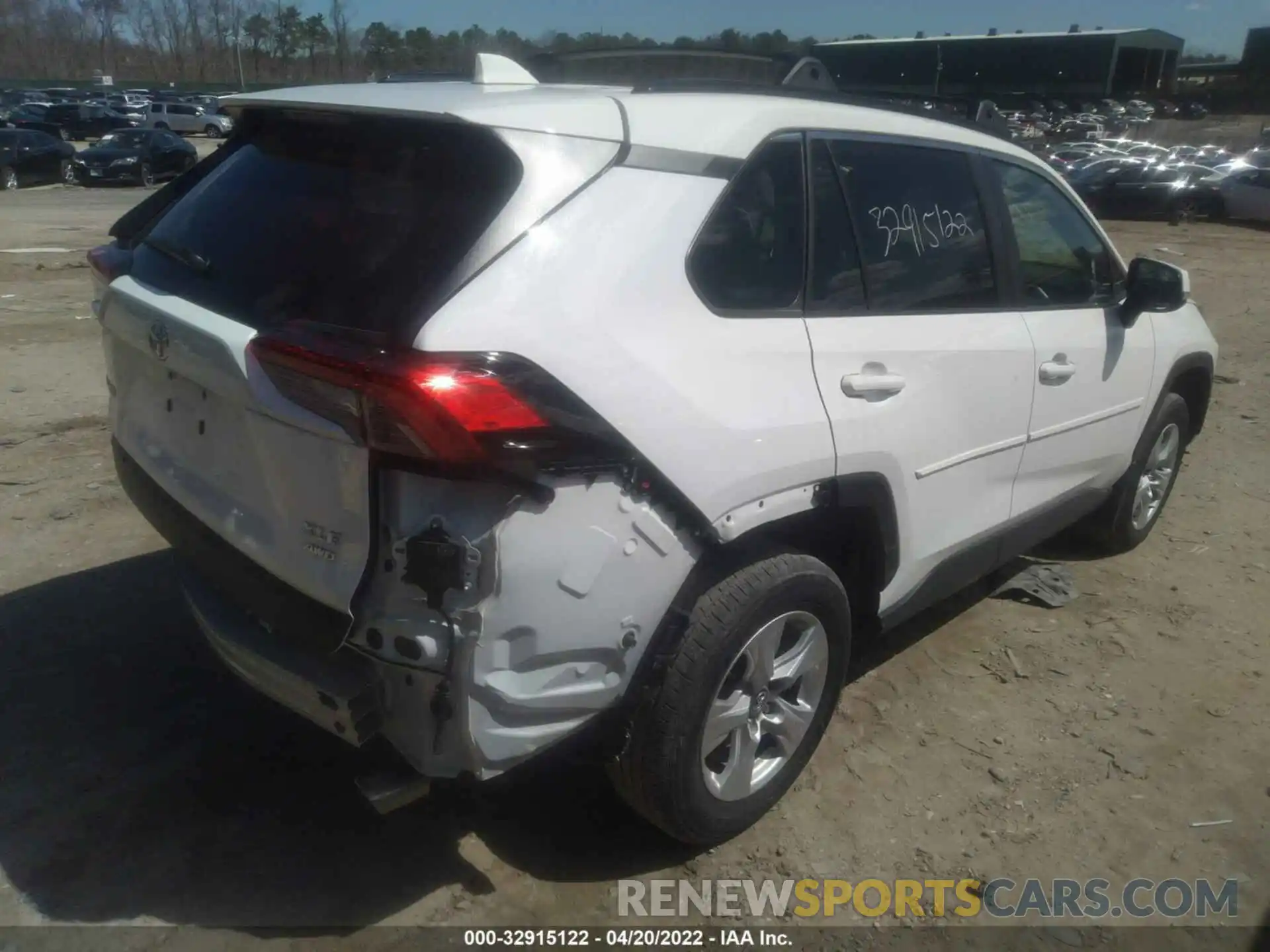 4 Photograph of a damaged car 2T3P1RFV7MC165453 TOYOTA RAV4 2021