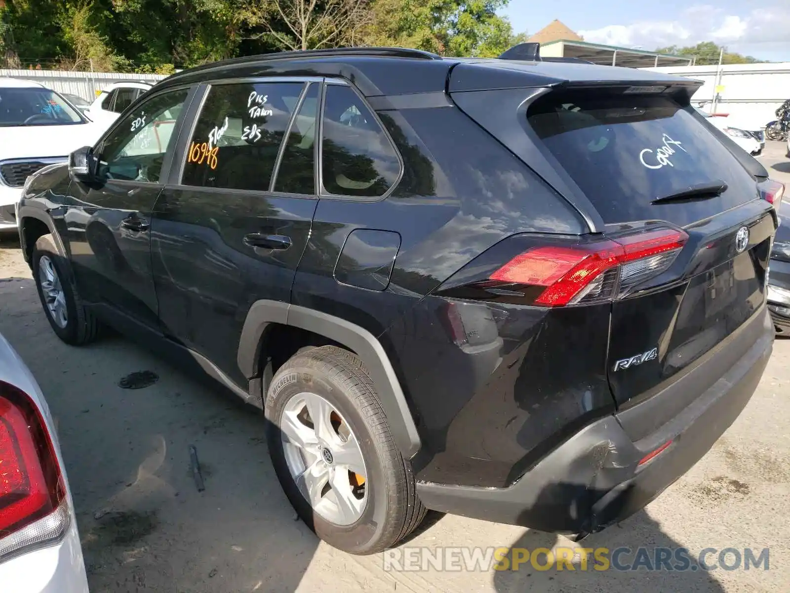 3 Photograph of a damaged car 2T3P1RFV7MC191275 TOYOTA RAV4 2021