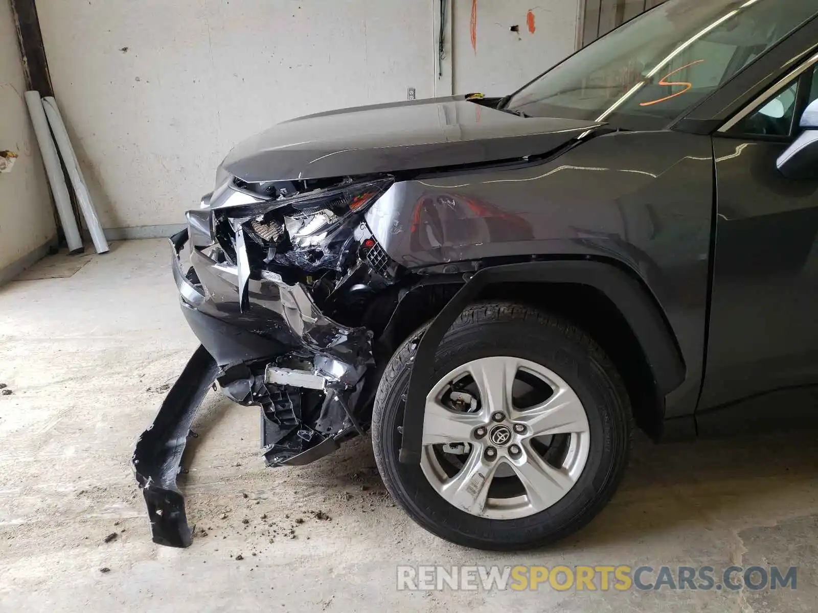 9 Photograph of a damaged car 2T3P1RFV7MC204025 TOYOTA RAV4 2021