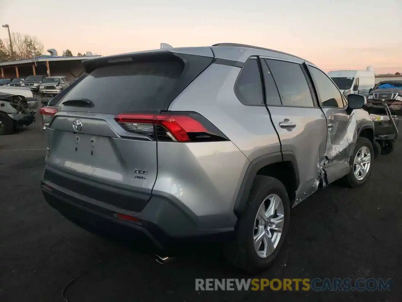 4 Photograph of a damaged car 2T3P1RFV7MC231516 TOYOTA RAV4 2021