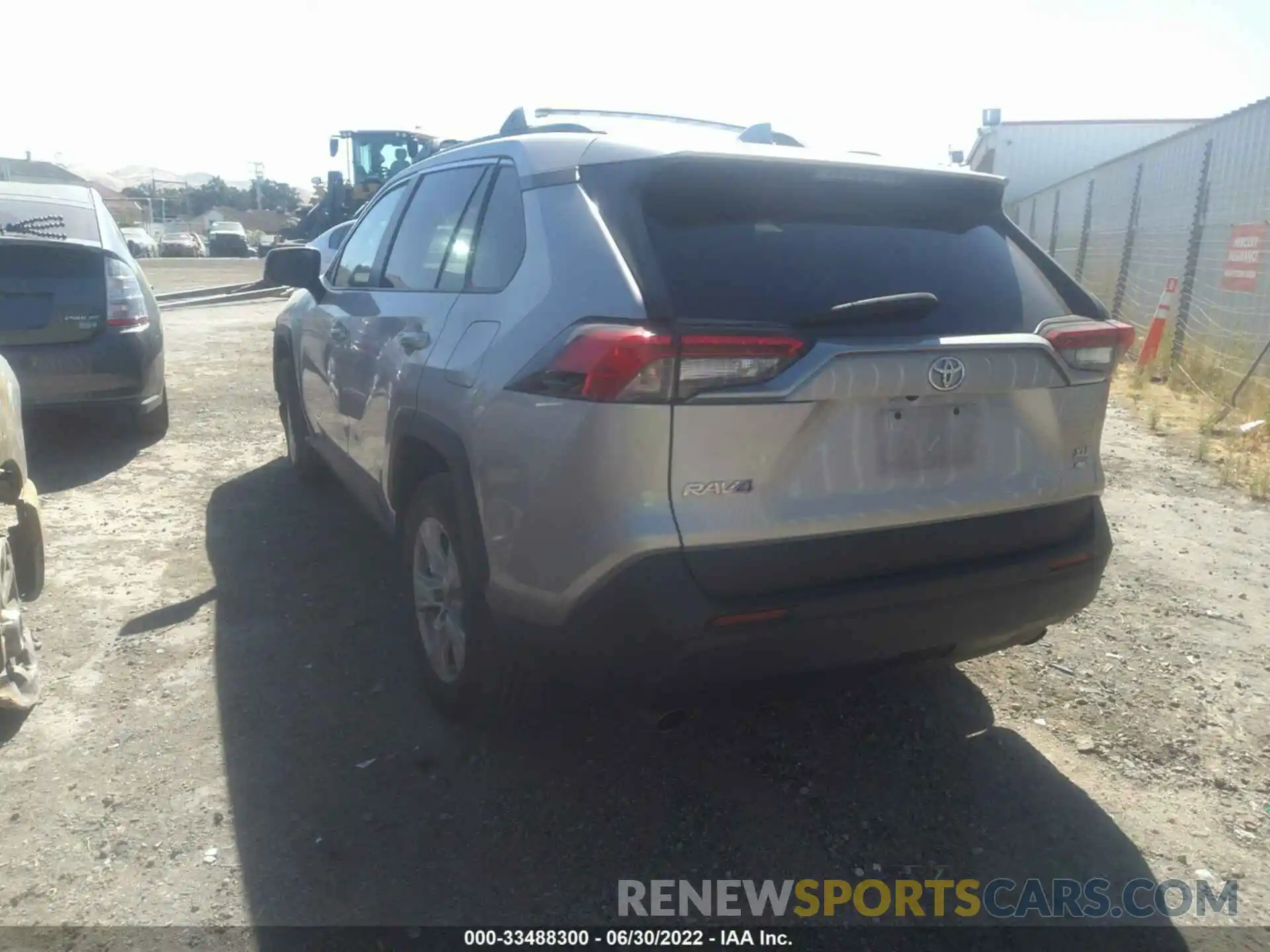 3 Фотография поврежденного автомобиля 2T3P1RFV7MW142463 TOYOTA RAV4 2021