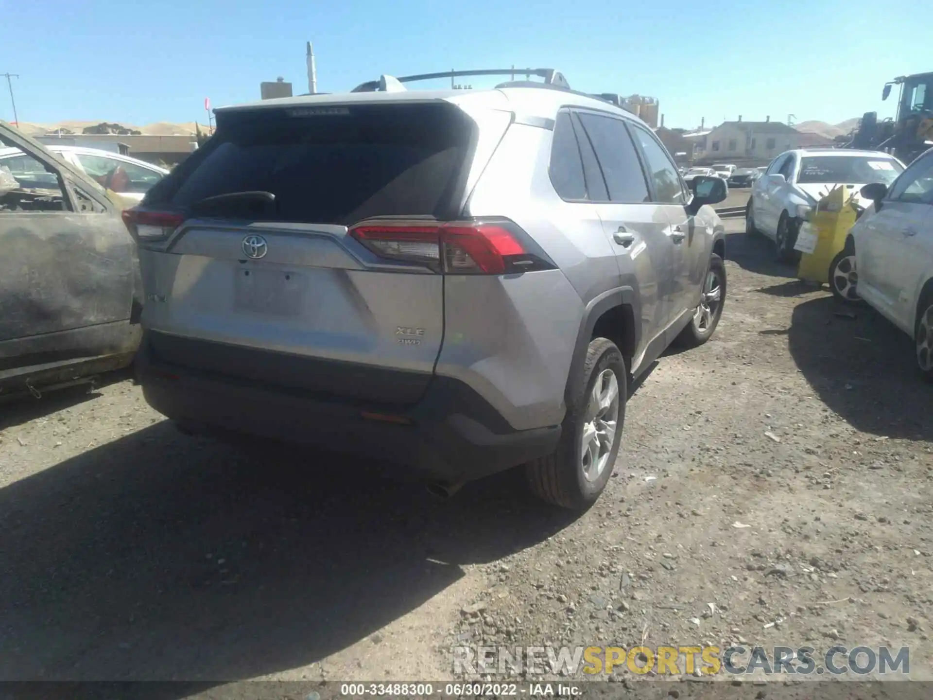 4 Photograph of a damaged car 2T3P1RFV7MW142463 TOYOTA RAV4 2021