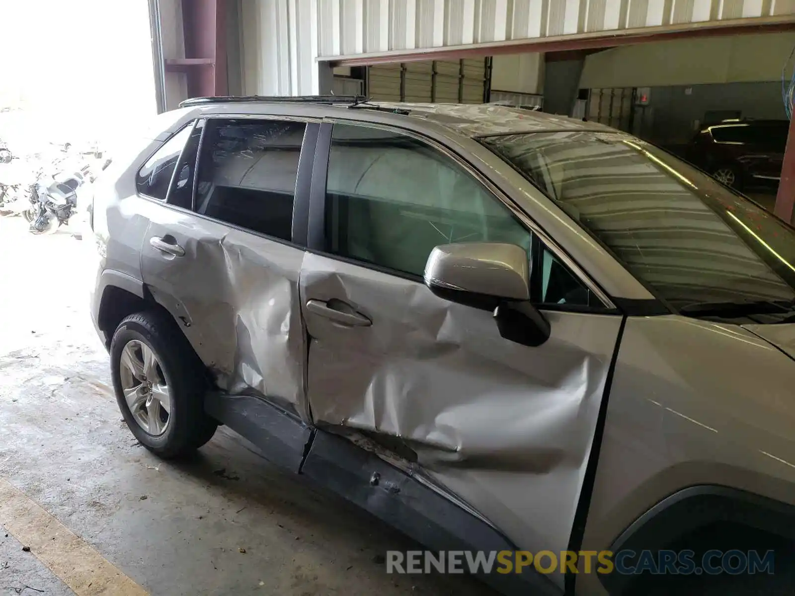 9 Photograph of a damaged car 2T3P1RFV7MW153009 TOYOTA RAV4 2021