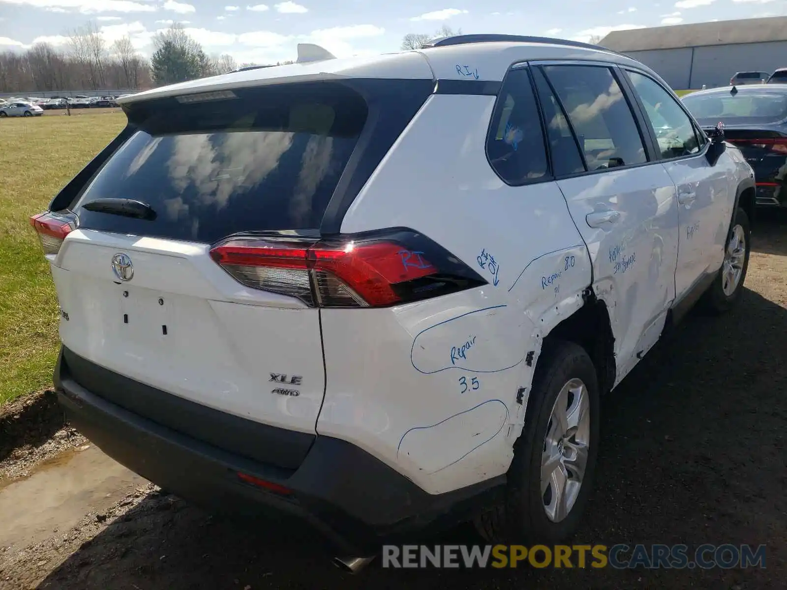 4 Photograph of a damaged car 2T3P1RFV7MW156976 TOYOTA RAV4 2021