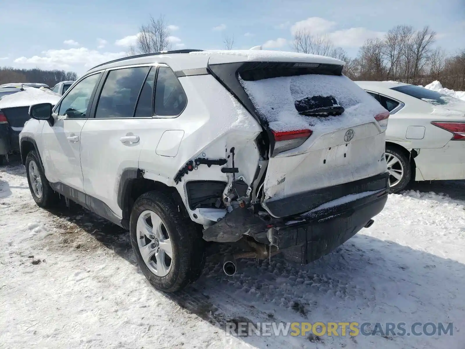 3 Photograph of a damaged car 2T3P1RFV7MW157500 TOYOTA RAV4 2021