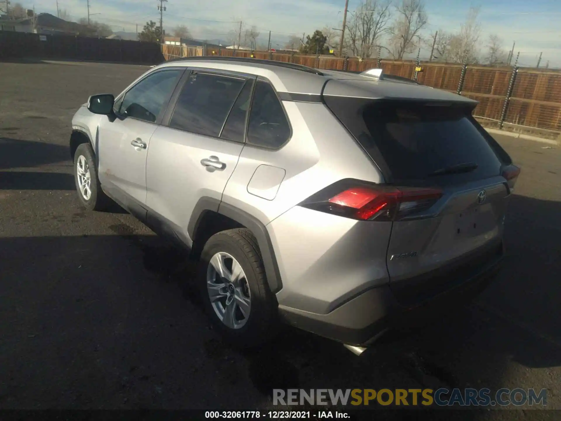 3 Photograph of a damaged car 2T3P1RFV7MW159814 TOYOTA RAV4 2021