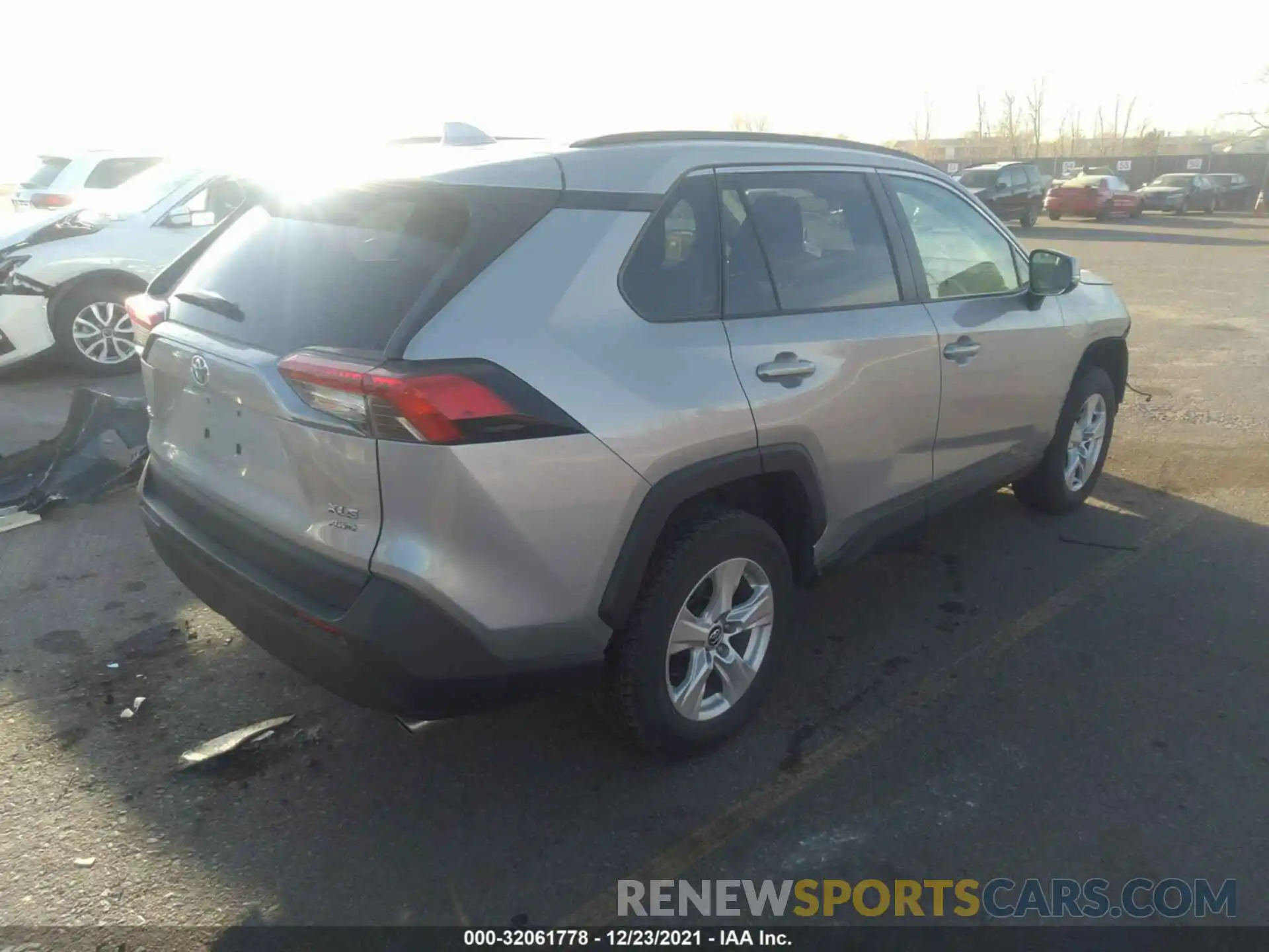 4 Photograph of a damaged car 2T3P1RFV7MW159814 TOYOTA RAV4 2021