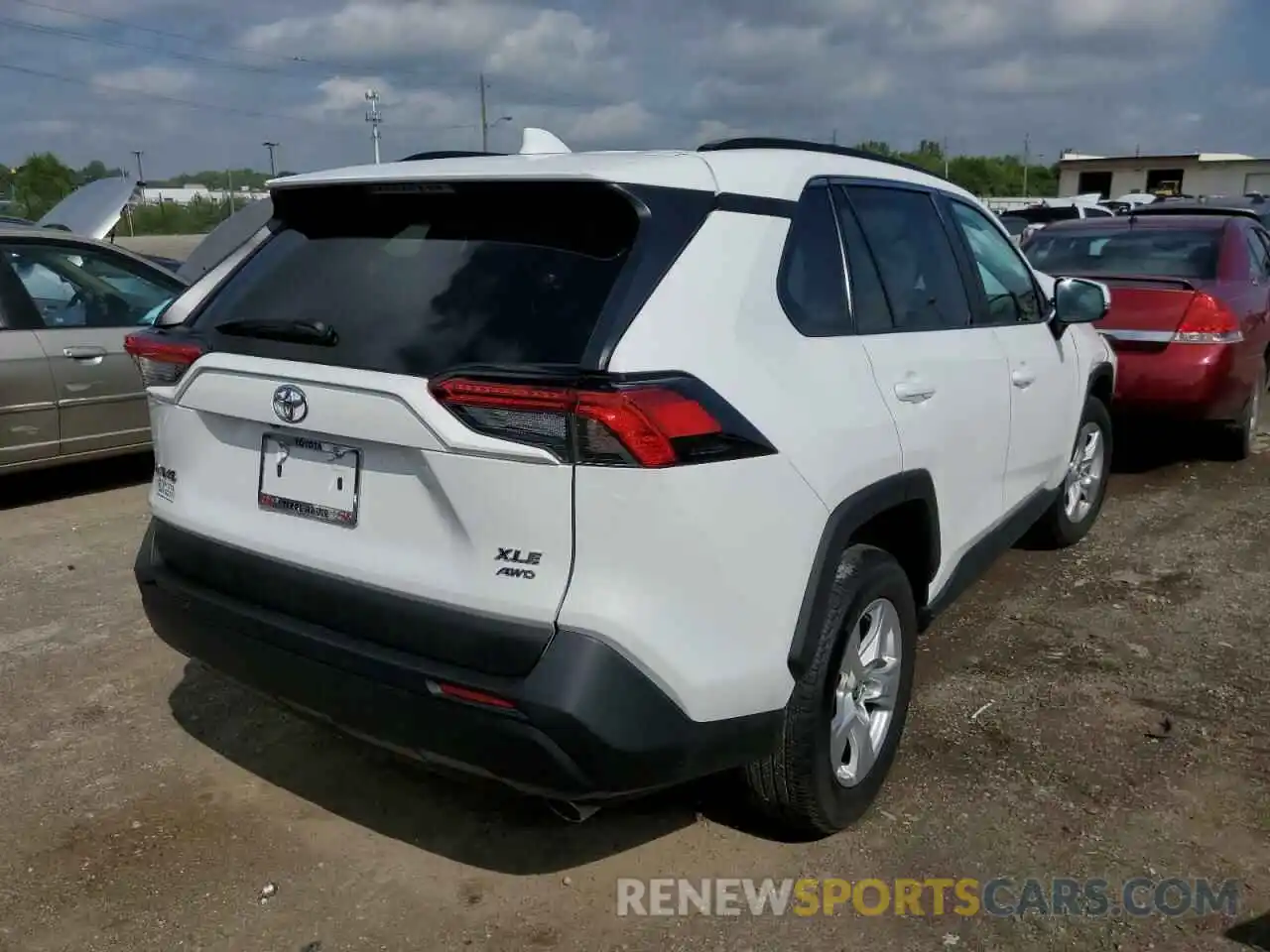 4 Photograph of a damaged car 2T3P1RFV7MW181909 TOYOTA RAV4 2021