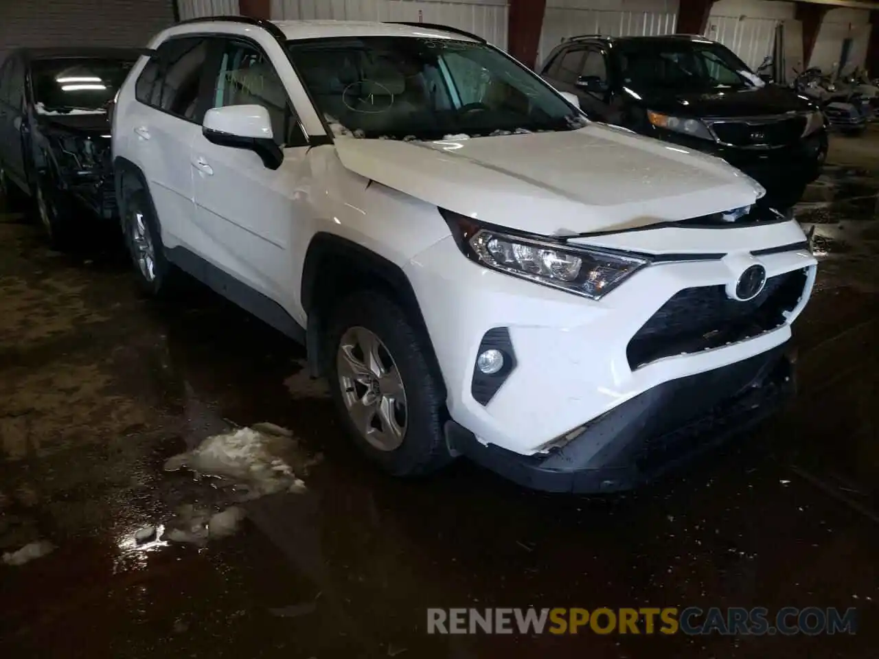 1 Photograph of a damaged car 2T3P1RFV7MW205755 TOYOTA RAV4 2021