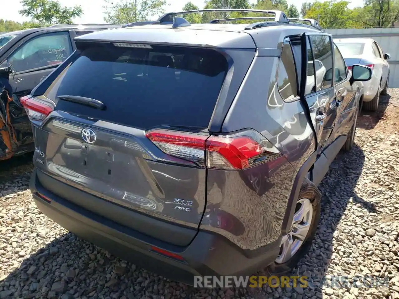 4 Photograph of a damaged car 2T3P1RFV7MW243132 TOYOTA RAV4 2021