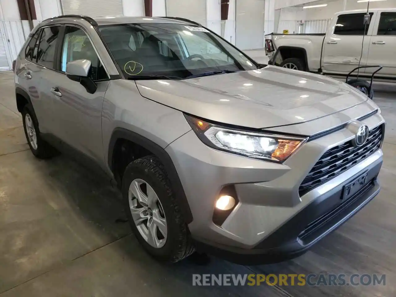 1 Photograph of a damaged car 2T3P1RFV8MC141212 TOYOTA RAV4 2021