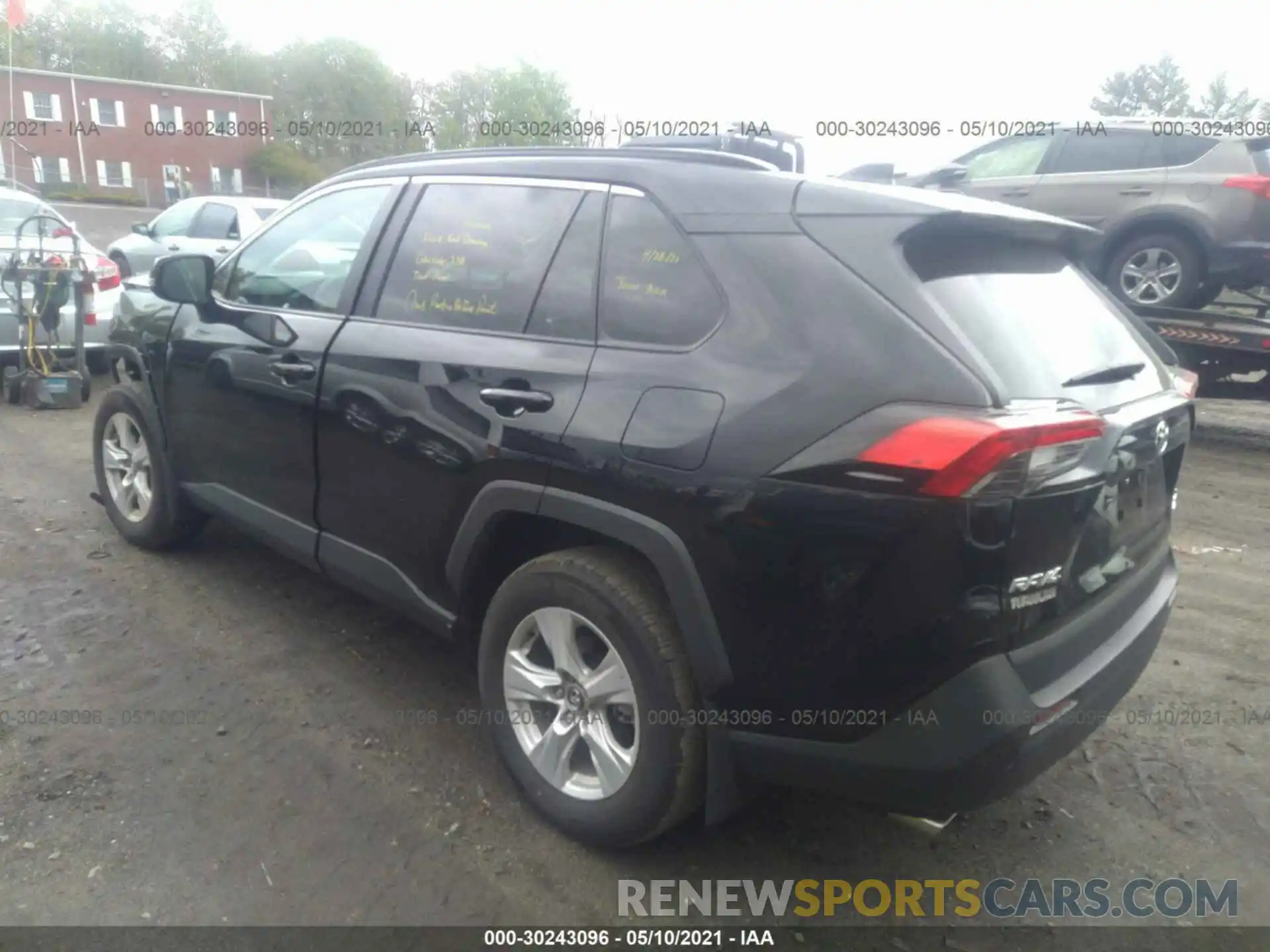 3 Photograph of a damaged car 2T3P1RFV8MC142960 TOYOTA RAV4 2021