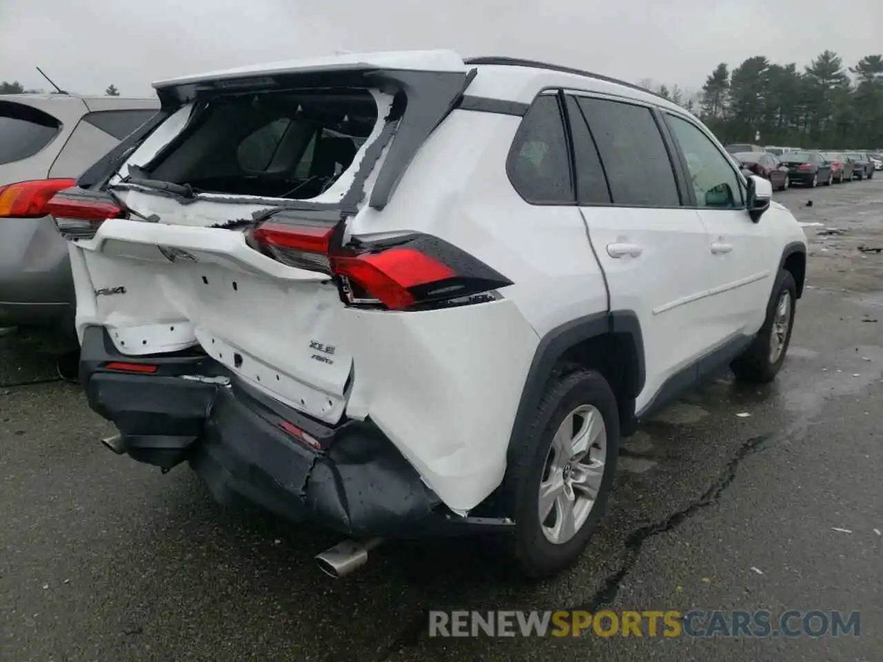 4 Photograph of a damaged car 2T3P1RFV8MC150380 TOYOTA RAV4 2021