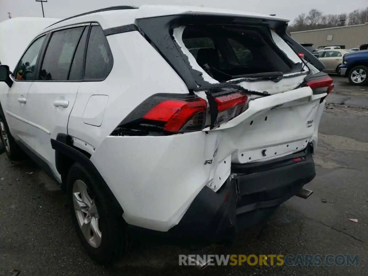 9 Photograph of a damaged car 2T3P1RFV8MC150380 TOYOTA RAV4 2021