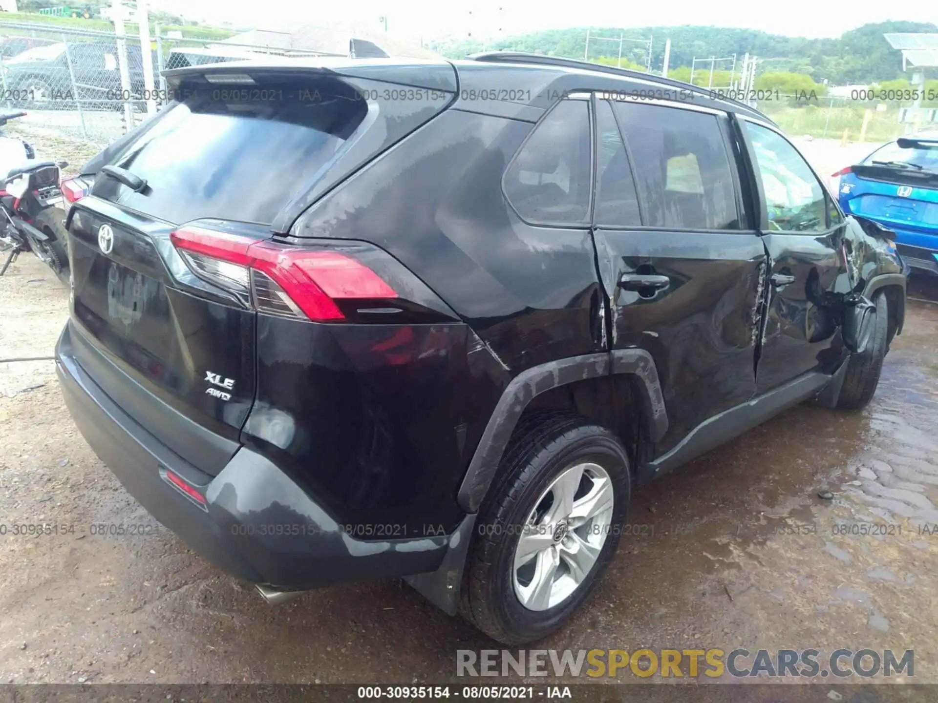 4 Photograph of a damaged car 2T3P1RFV8MC172704 TOYOTA RAV4 2021