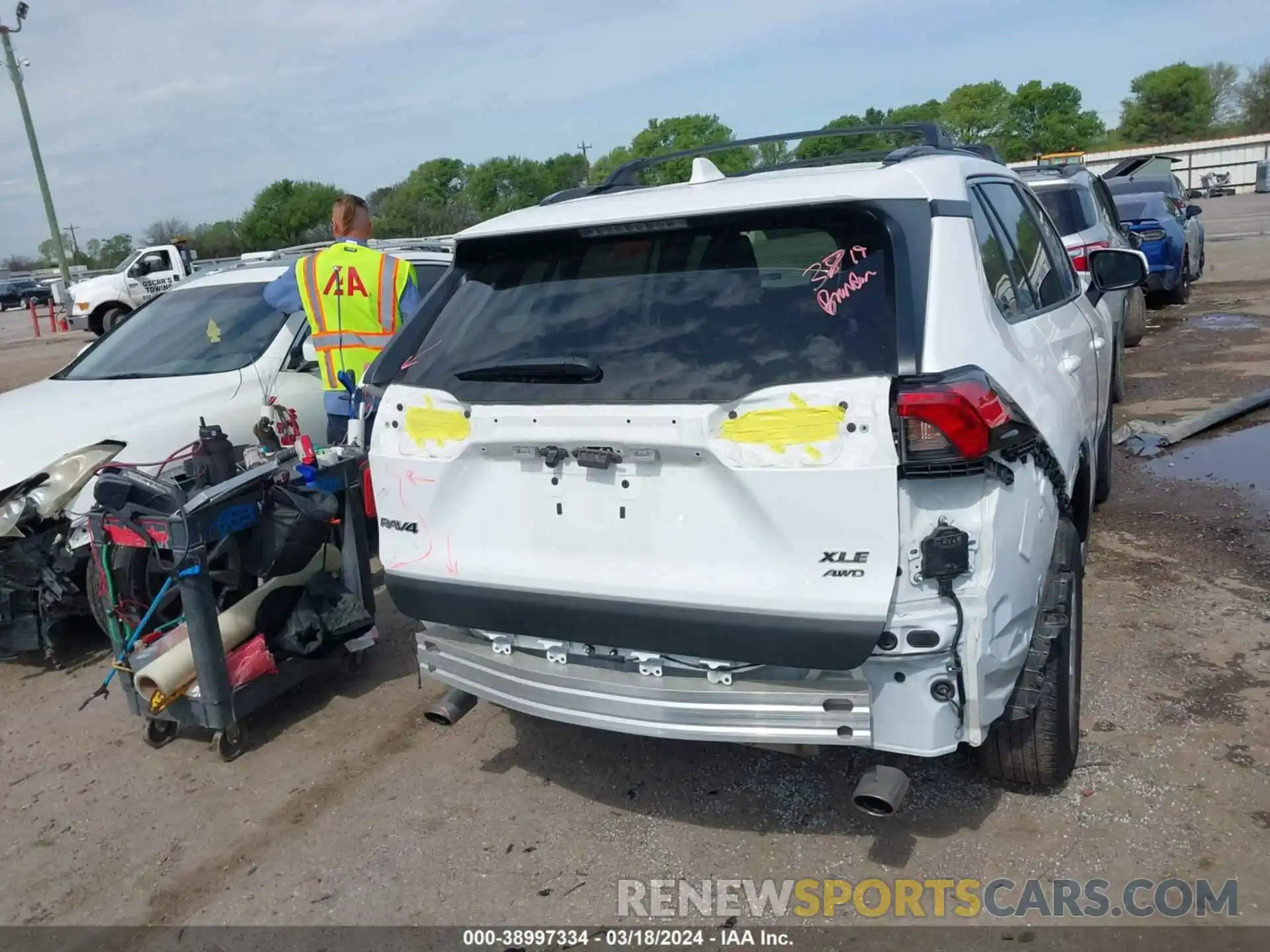 17 Photograph of a damaged car 2T3P1RFV8MC187395 TOYOTA RAV4 2021