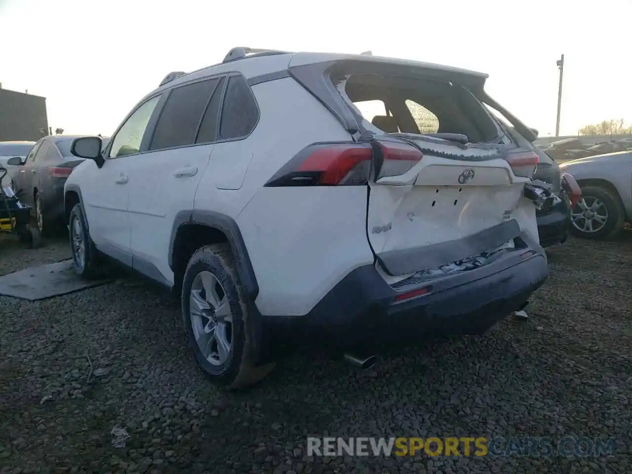 3 Photograph of a damaged car 2T3P1RFV8MC230729 TOYOTA RAV4 2021