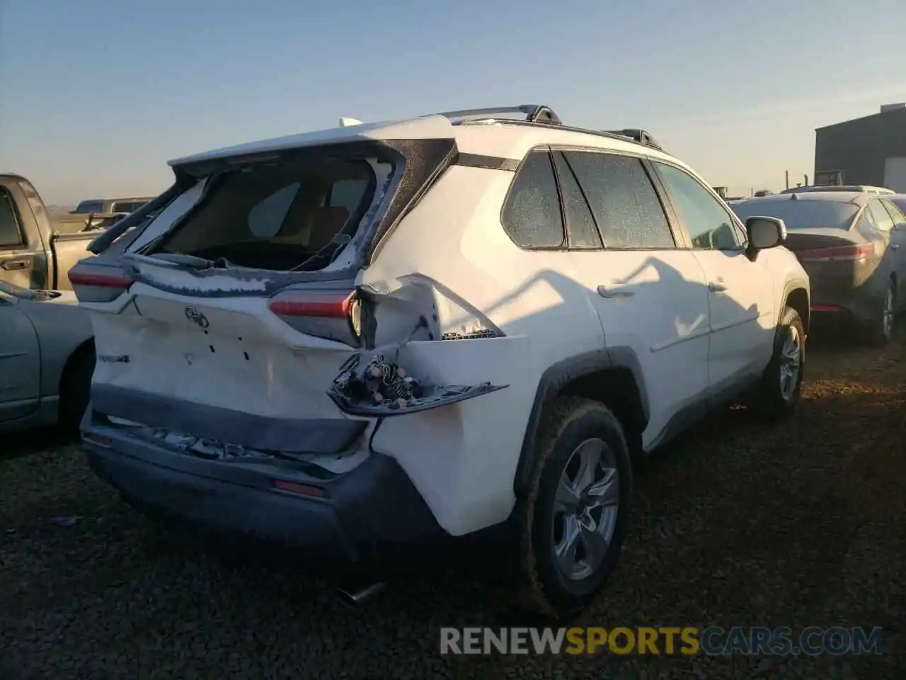 4 Photograph of a damaged car 2T3P1RFV8MC230729 TOYOTA RAV4 2021