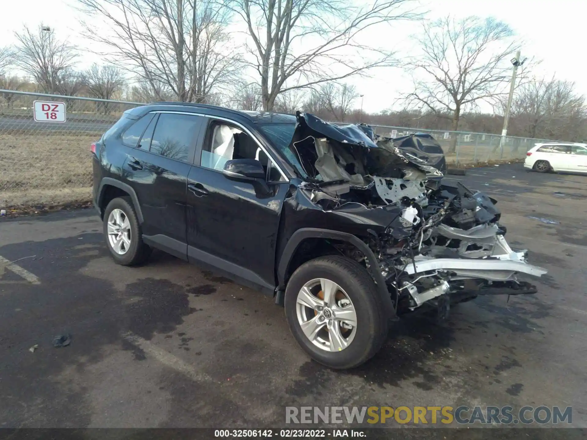 1 Photograph of a damaged car 2T3P1RFV8MC247482 TOYOTA RAV4 2021