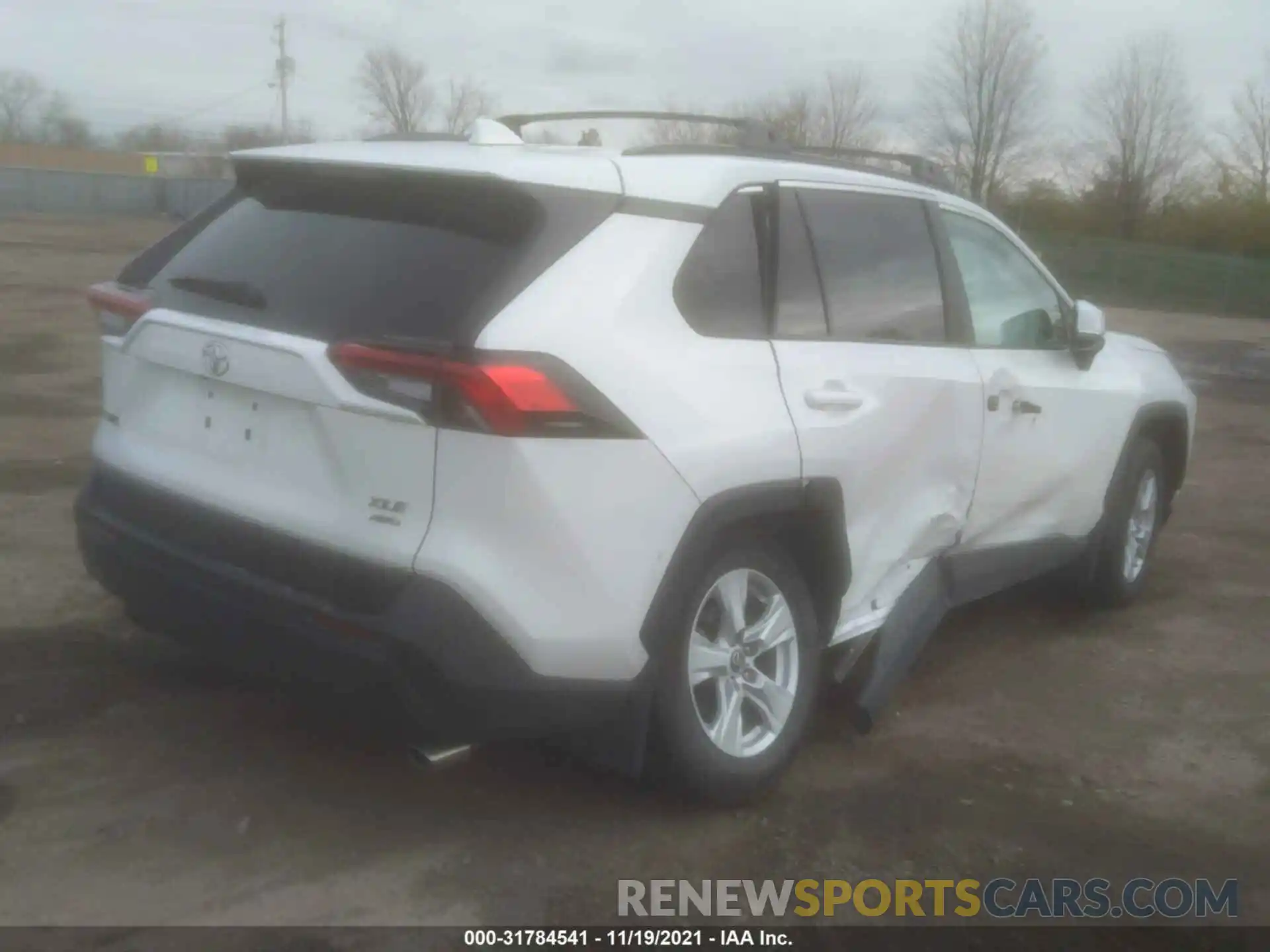 4 Photograph of a damaged car 2T3P1RFV8MW145016 TOYOTA RAV4 2021