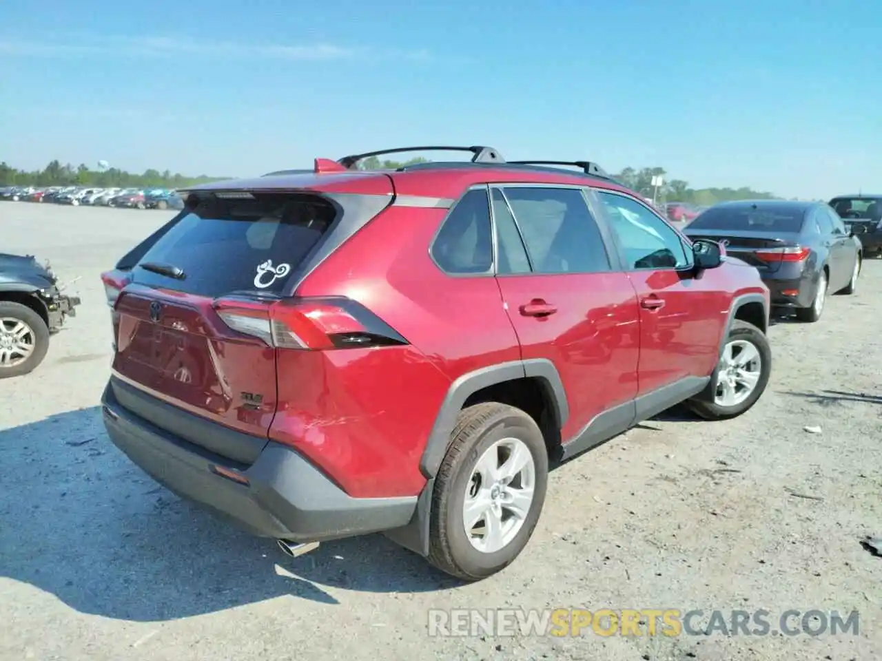 4 Photograph of a damaged car 2T3P1RFV8MW158932 TOYOTA RAV4 2021