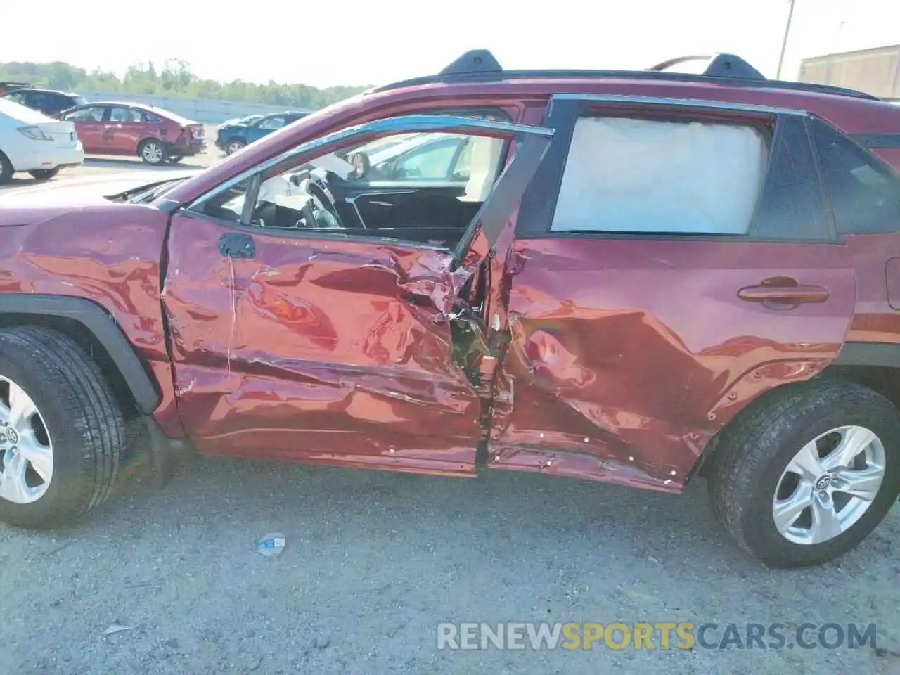 9 Photograph of a damaged car 2T3P1RFV8MW158932 TOYOTA RAV4 2021