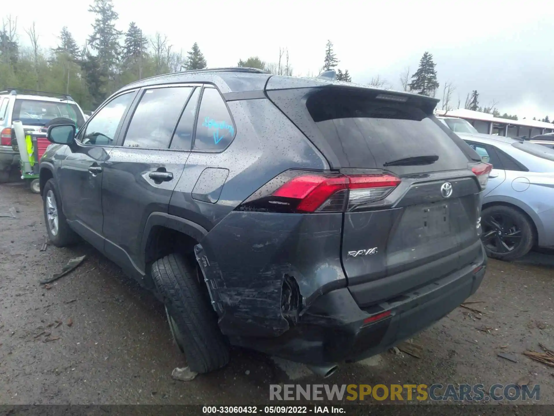 3 Photograph of a damaged car 2T3P1RFV8MW160132 TOYOTA RAV4 2021