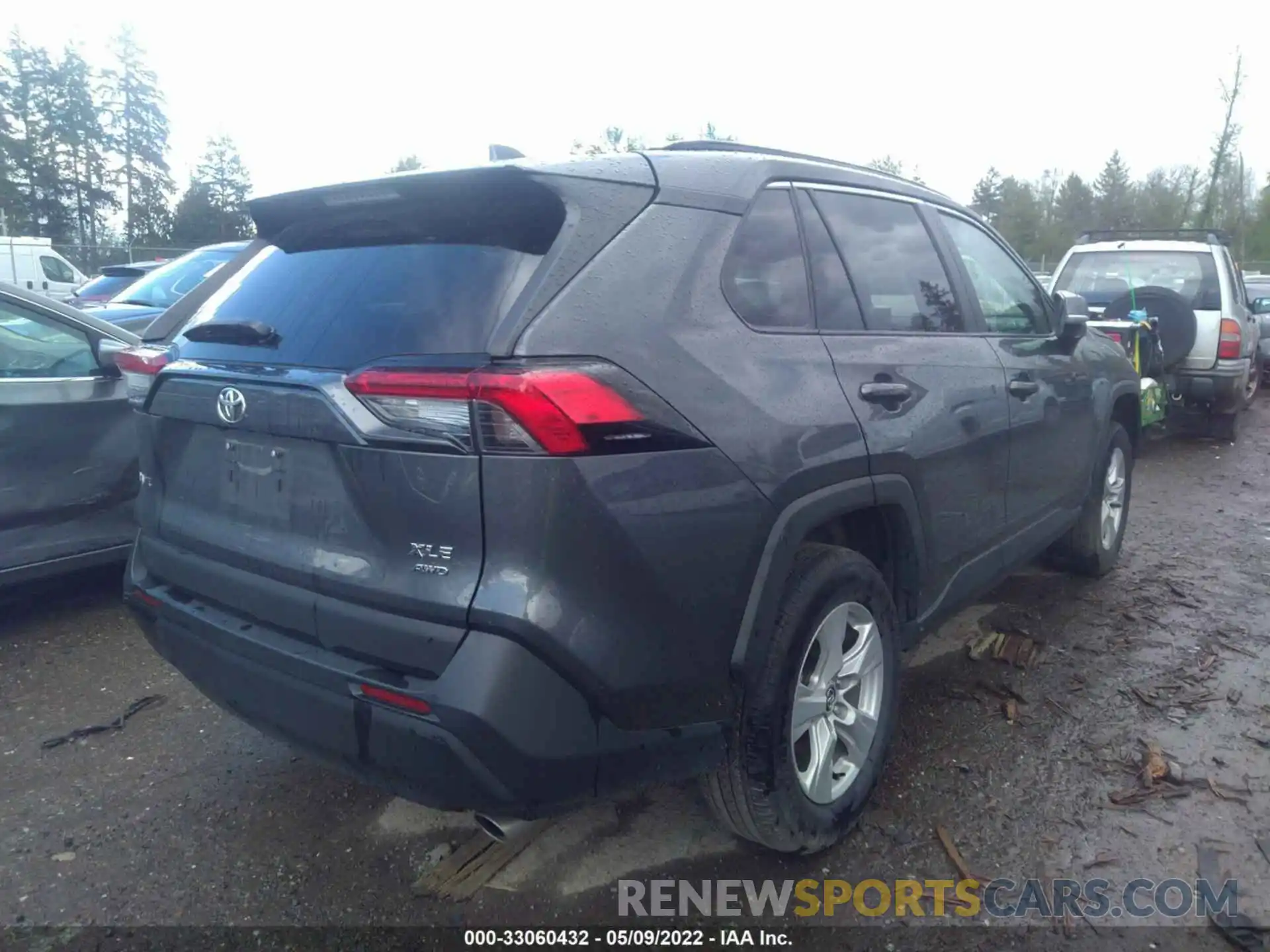 4 Photograph of a damaged car 2T3P1RFV8MW160132 TOYOTA RAV4 2021