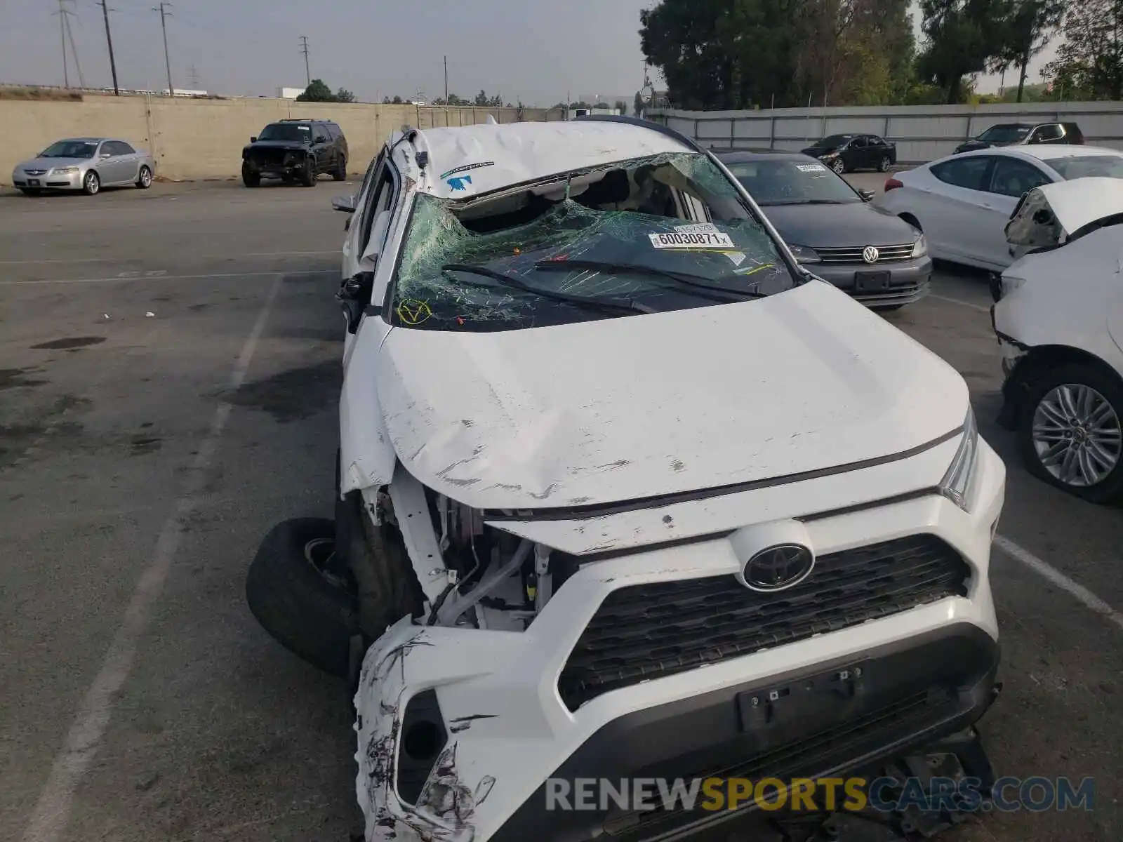 9 Photograph of a damaged car 2T3P1RFV8MW160163 TOYOTA RAV4 2021