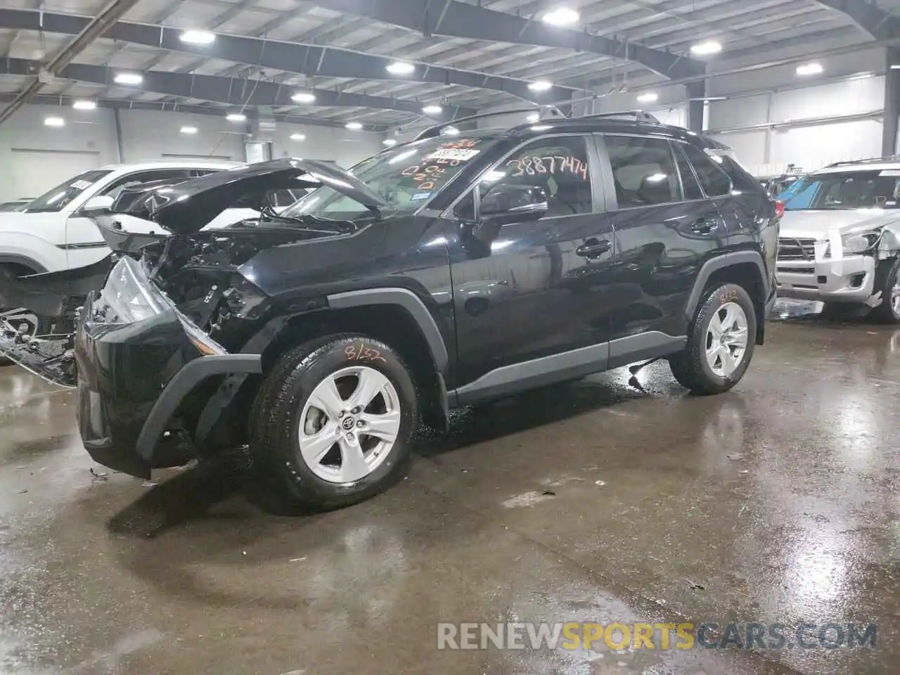 1 Photograph of a damaged car 2T3P1RFV8MW176024 TOYOTA RAV4 2021